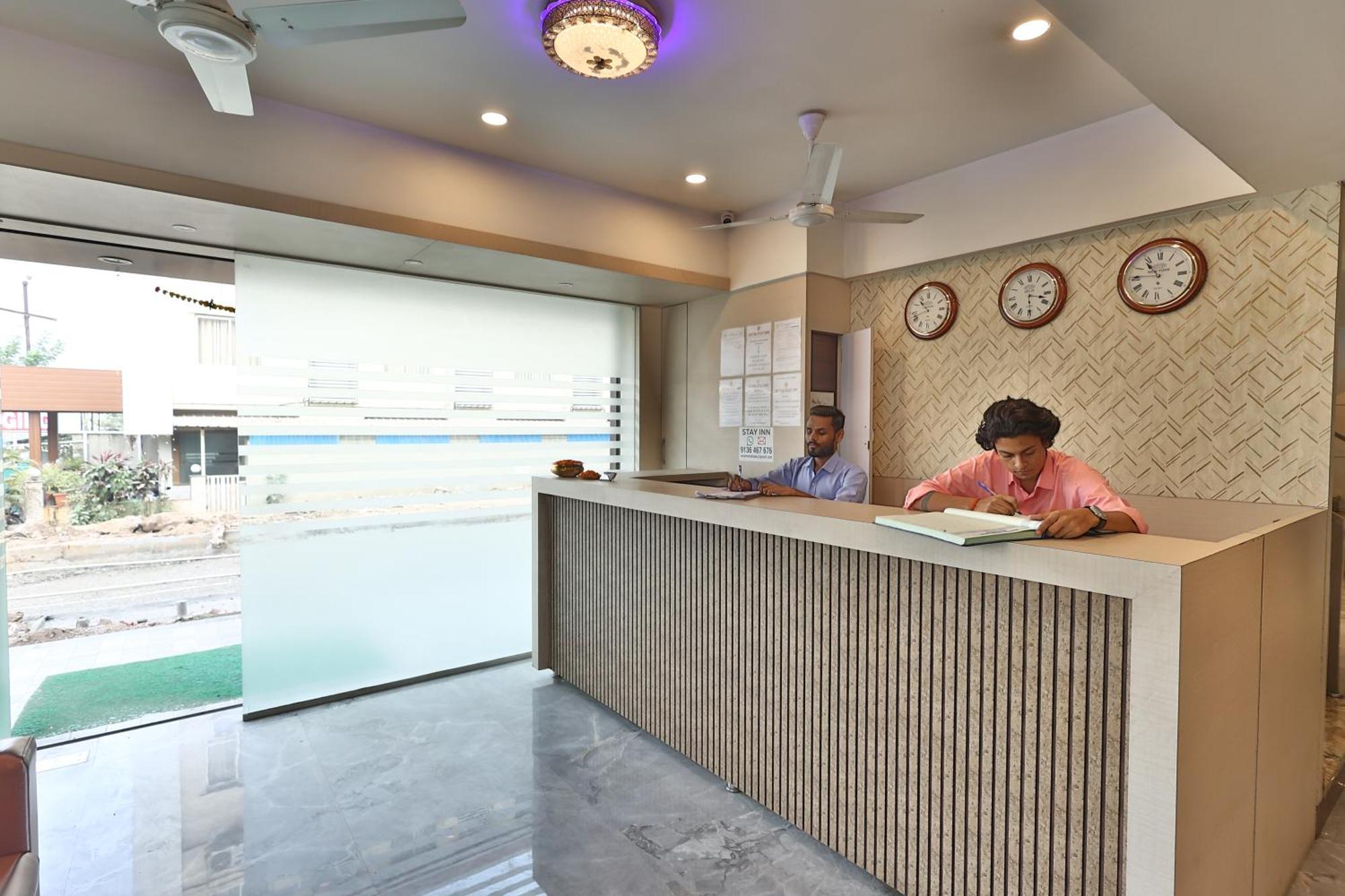 Hotel Stay Inn นาวีมุมไบ ภายนอก รูปภาพ