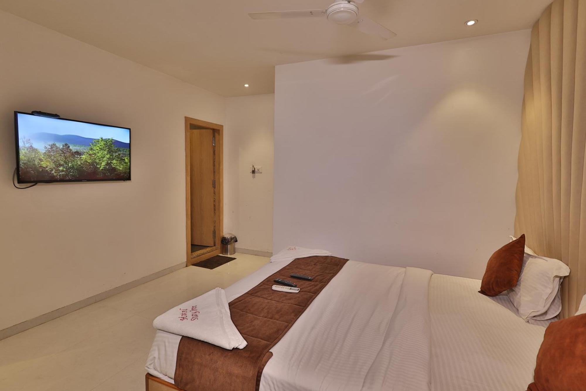 Hotel Stay Inn นาวีมุมไบ ภายนอก รูปภาพ